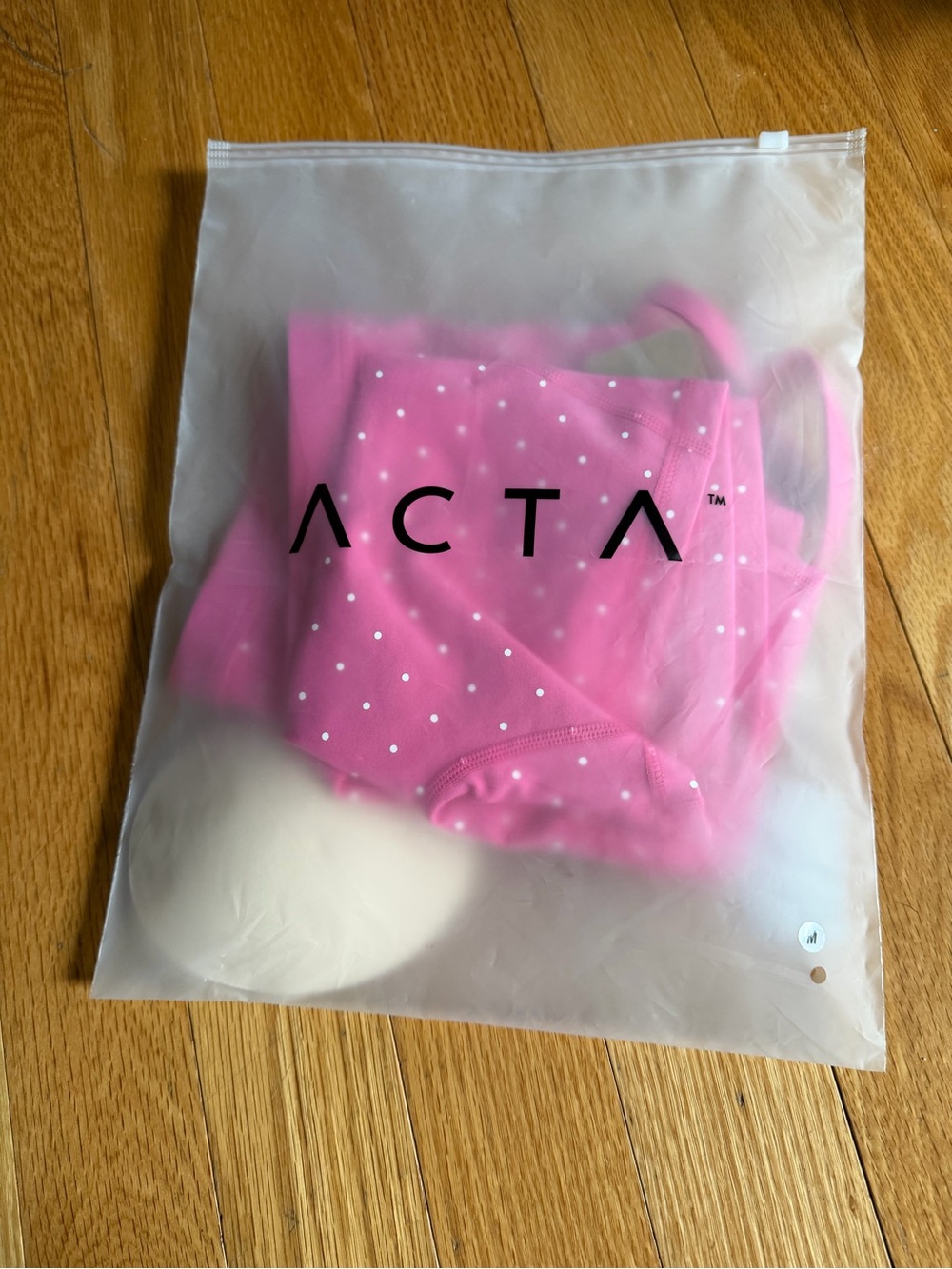 ACTA Set NWT (VDAY Collection) - Picture 2 of 6